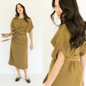 Suunday The Dolman Dress in Tapenade Brown Taupe Small